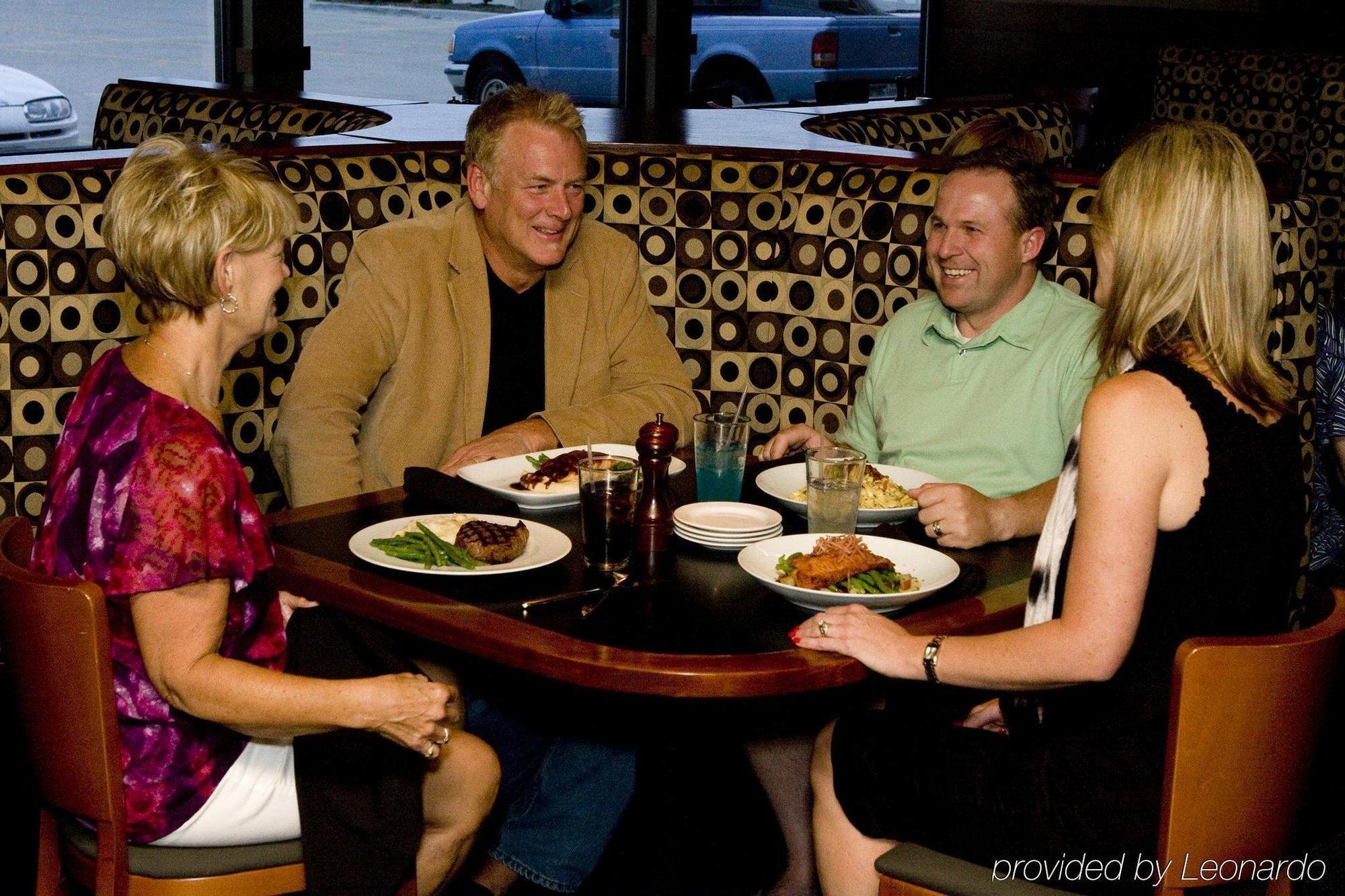 Holiday Inn Hotel & Suites Bloomington Airport By Ihg Restoran gambar